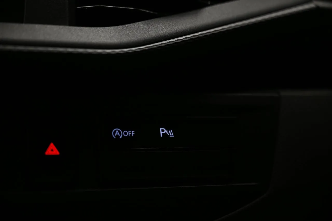 Vehicle image 28