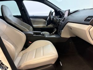 Mercedes C63 AMG bild 6