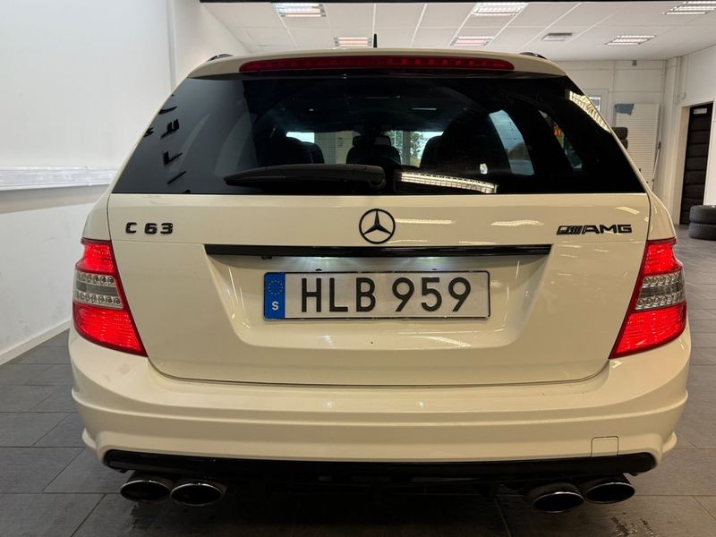 Mercedes C63 AMG bild 16