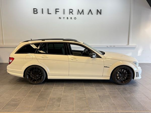 Mercedes C63 AMG T HARMAN/KARDON|PANORAMA - 2010