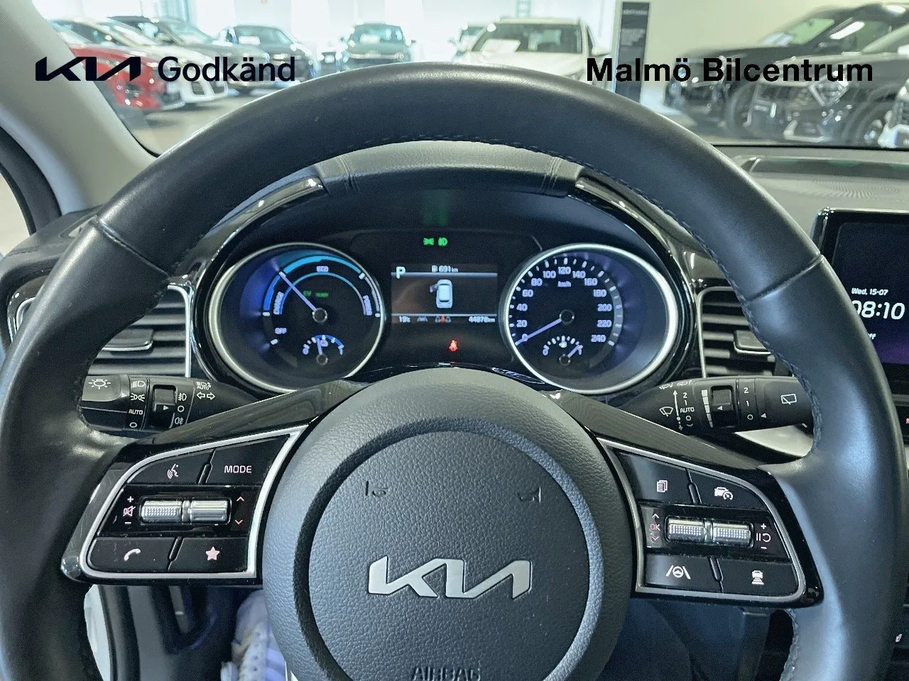 Vehicle image 15
