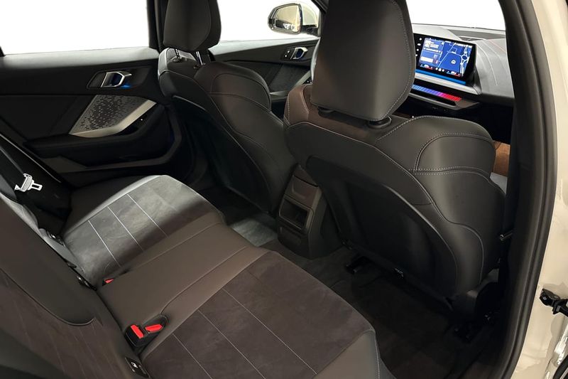 BMW 120 bild 9