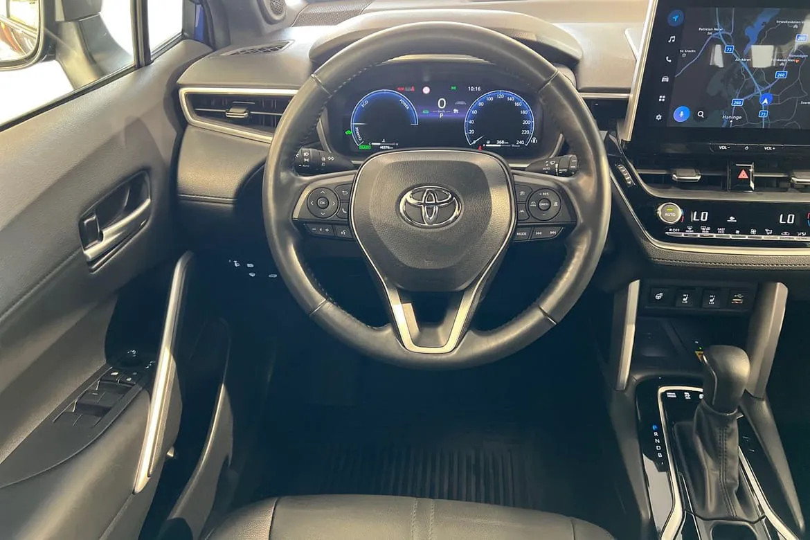 Vehicle image 10