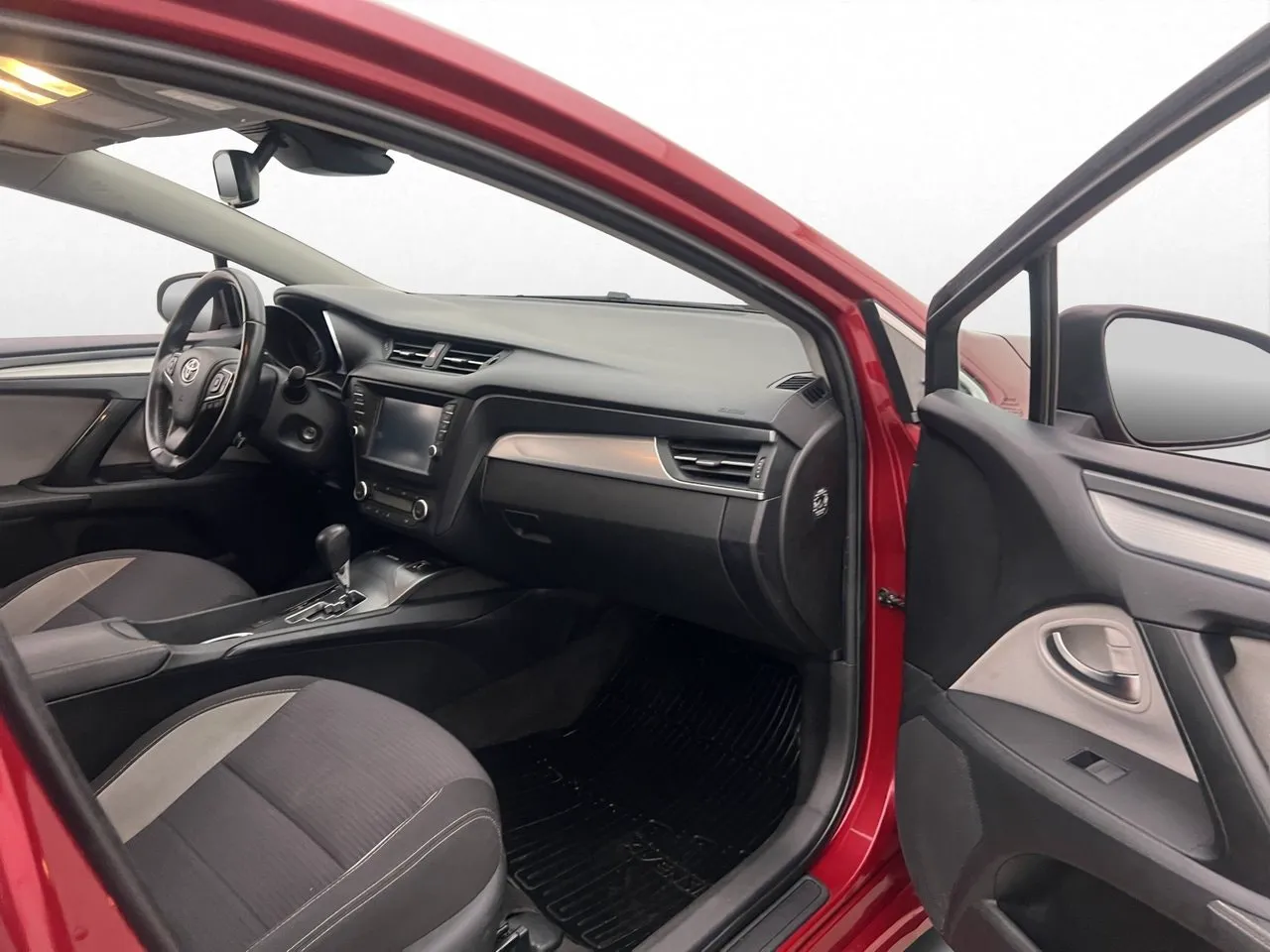 Vehicle image 14