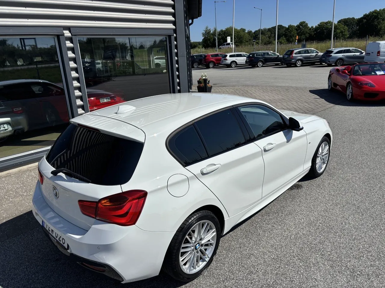 Vehicle image 4