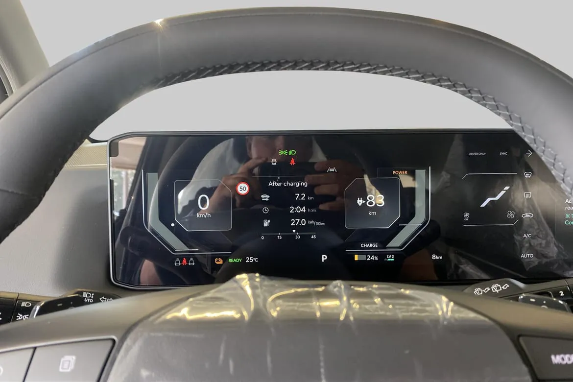 Vehicle image 8