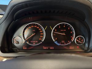 BMW 750 bild 9