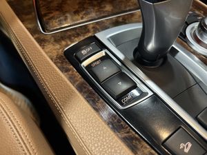 BMW 750 bild 11