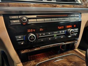 BMW 750 bild 13