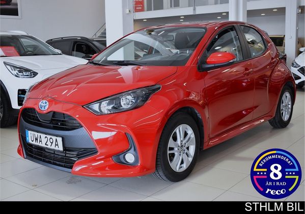 Toyota Yaris Hybrid CVT Active B-kamera Rattvärme Moms - 2023