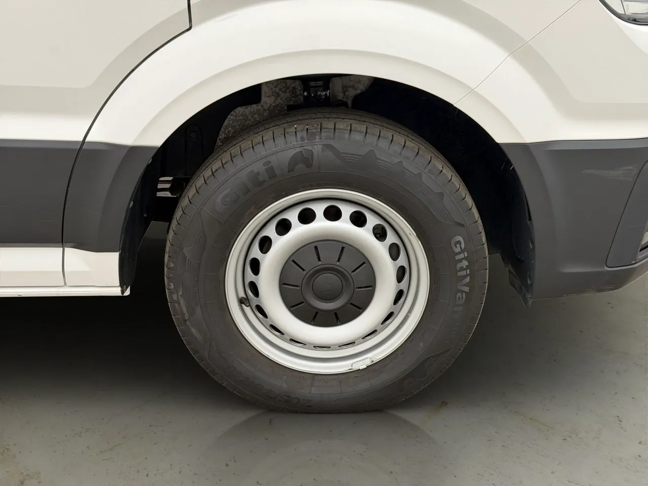 Vehicle image 35