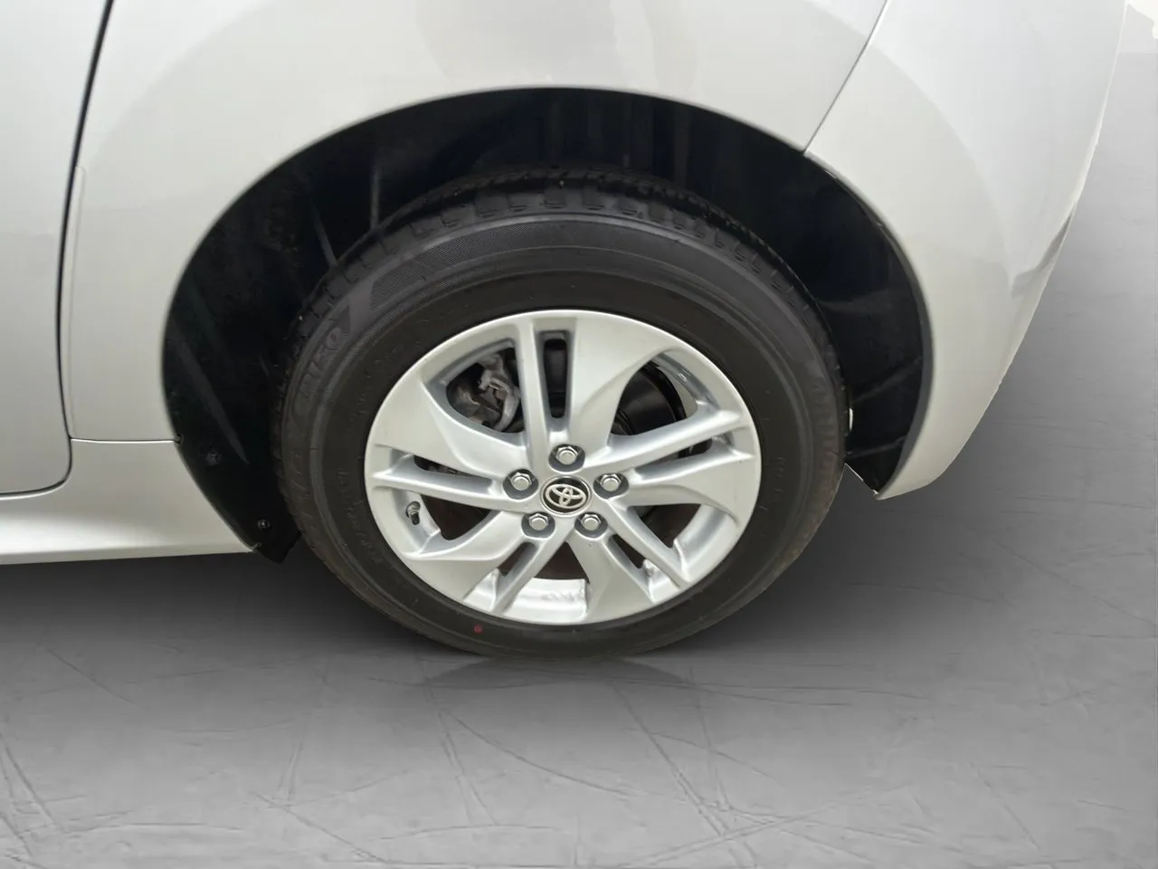 Vehicle image 30