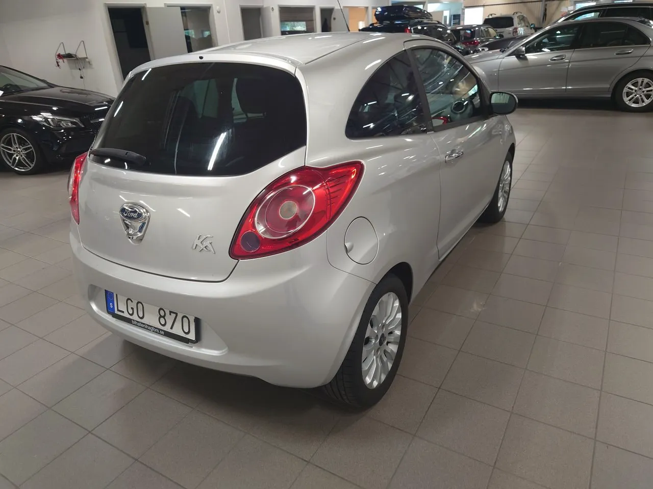 Vehicle image 3