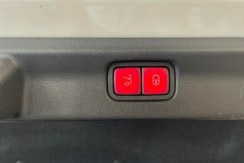 Mercedes EQE350 bild 15