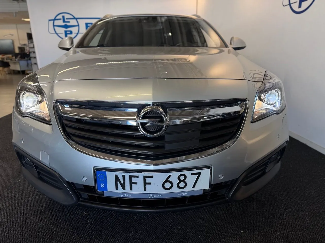 Vehicle image 5