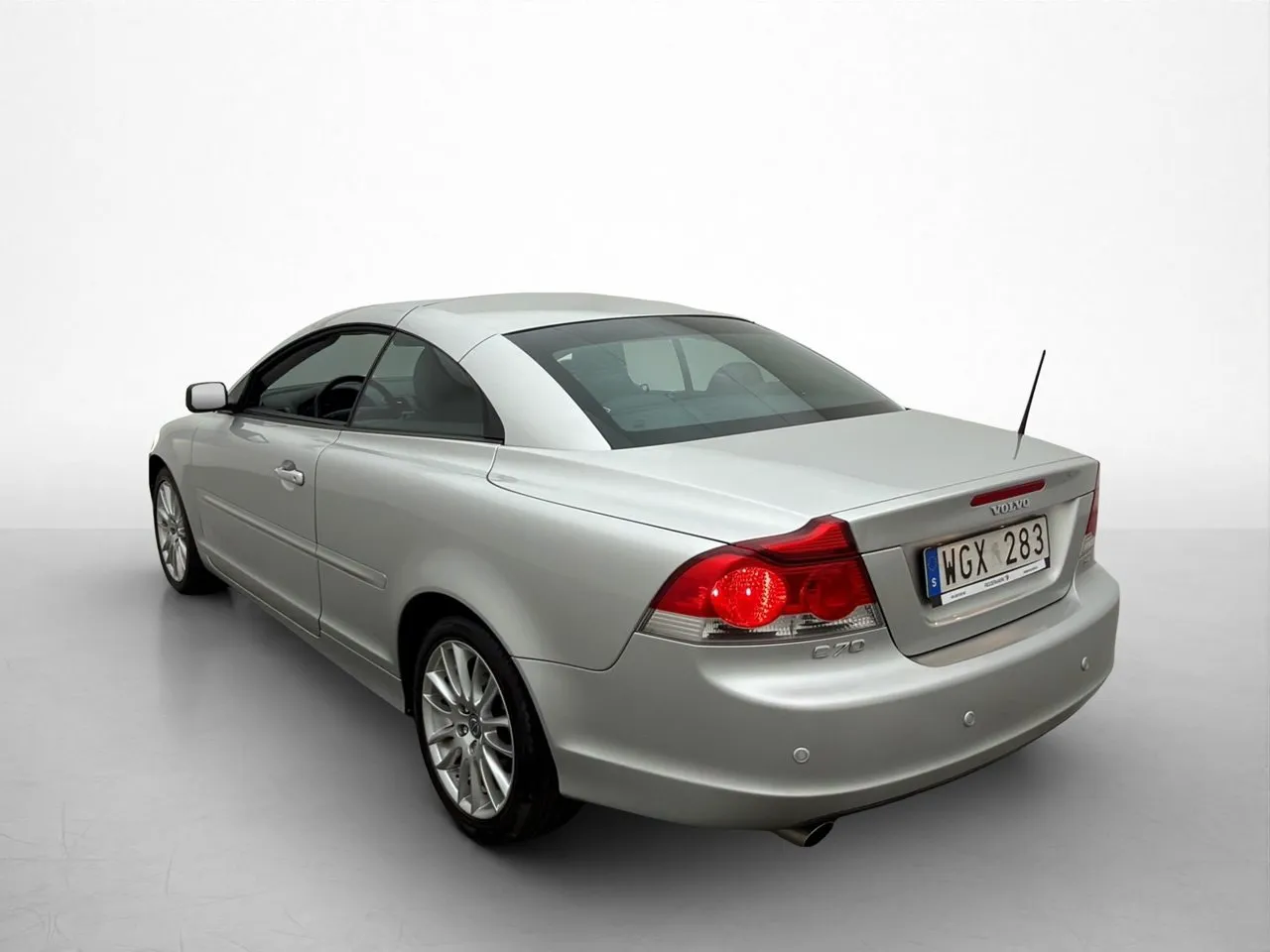 Vehicle image 18