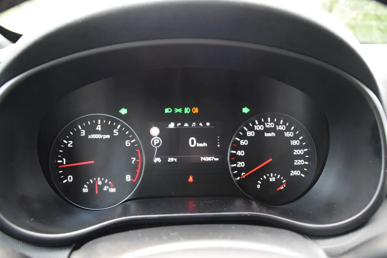 Vehicle image 18