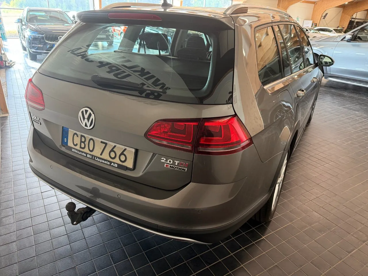 Vehicle image 3