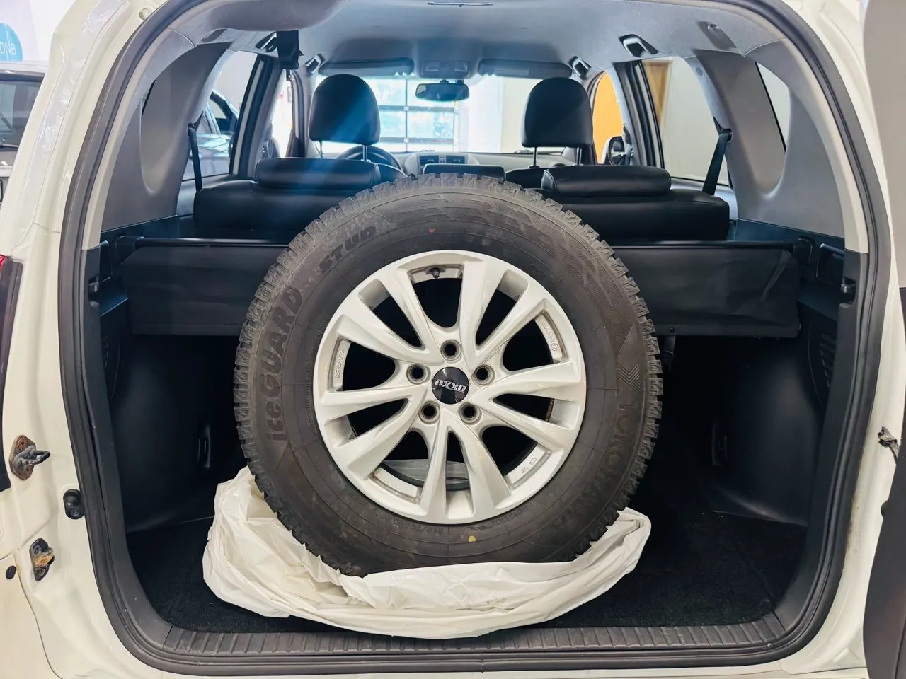 Vehicle image 11