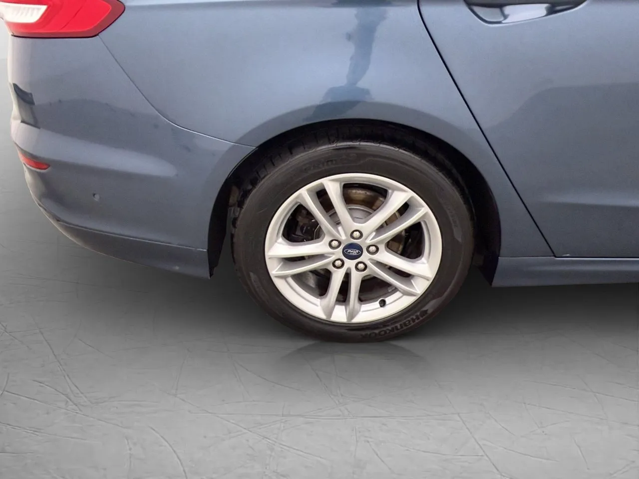 Vehicle image 30