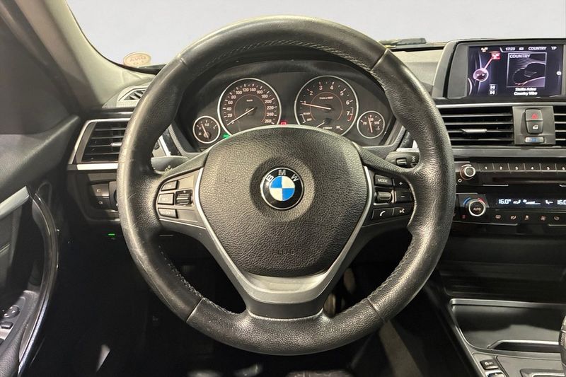 BMW 320 bild 13