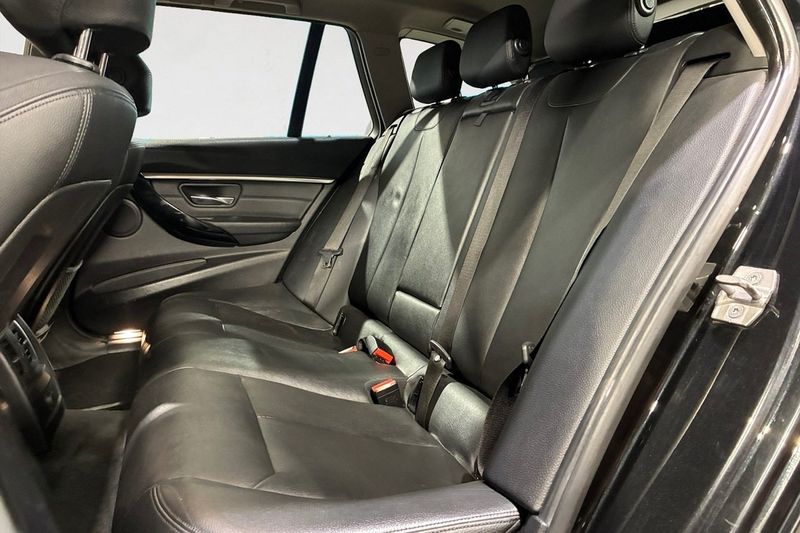 BMW 320 bild 14