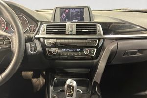BMW 320 bild 12