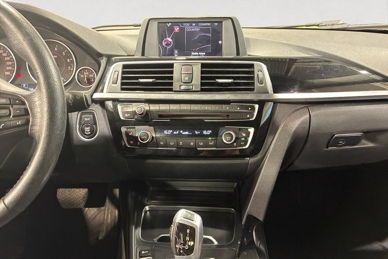 BMW 320 bild 12