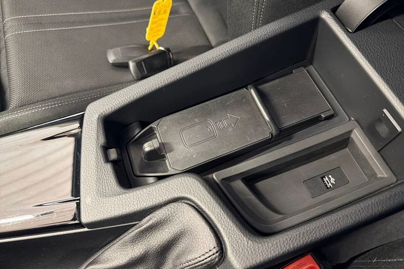BMW 330 bild 8