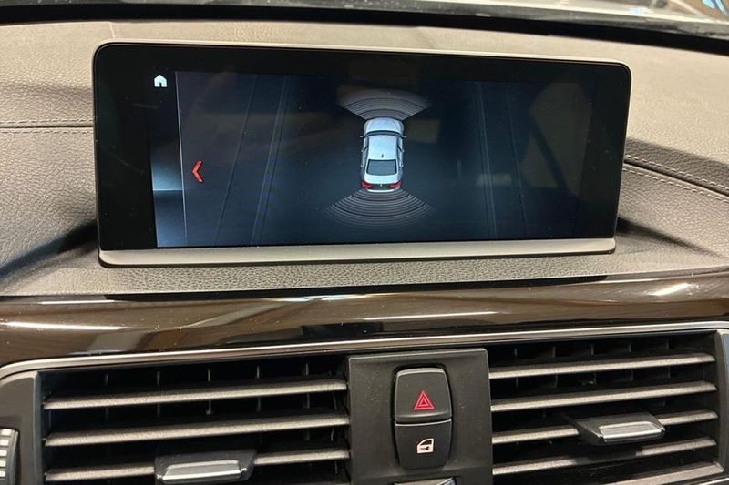 BMW 330 bild 14