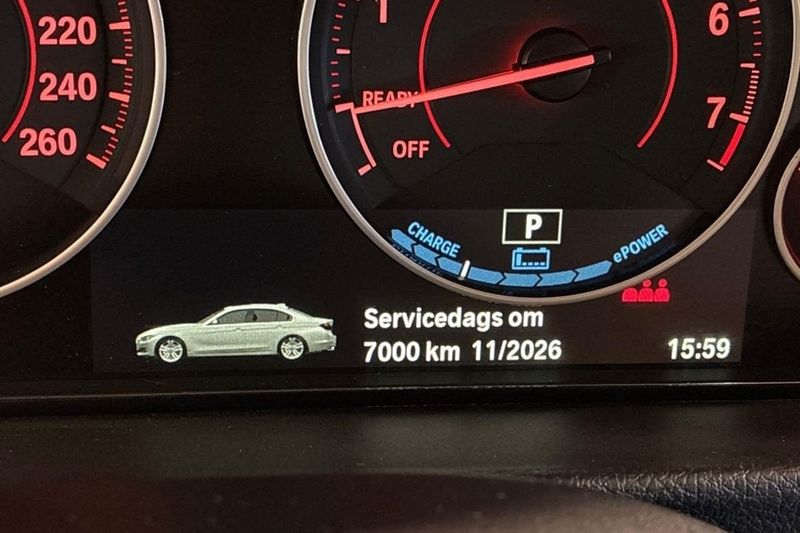 BMW 330 bild 18