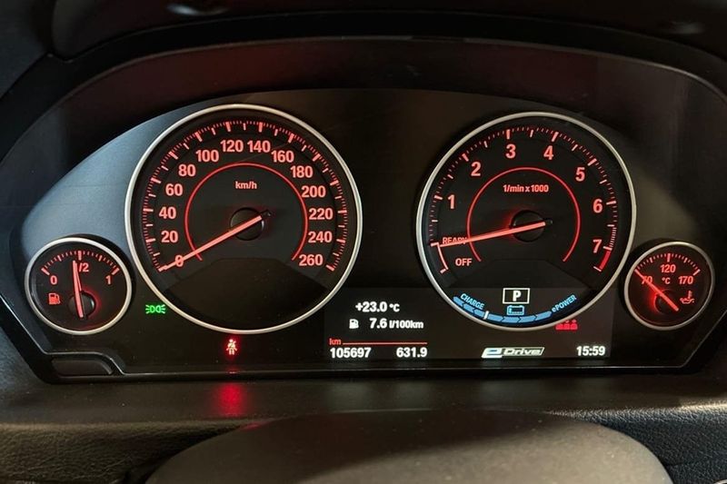 BMW 330 bild 15