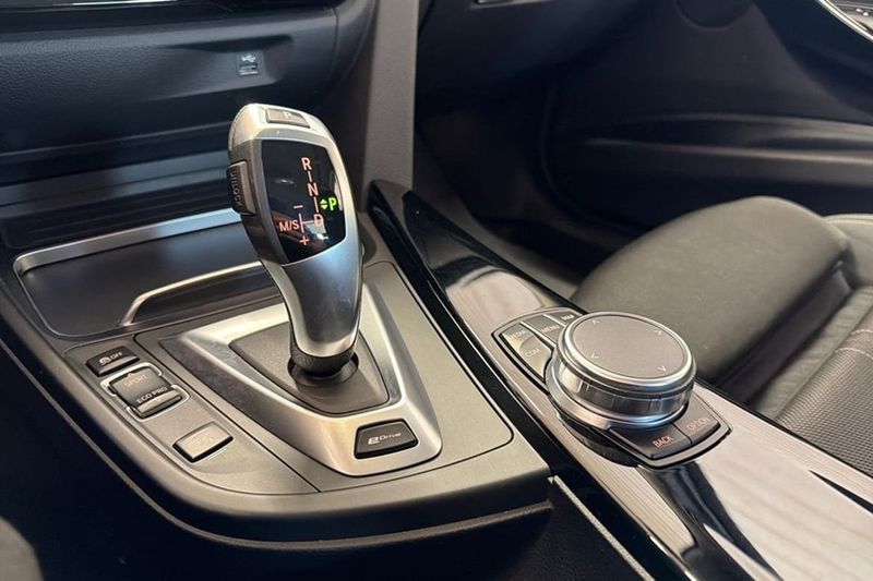 BMW 330 bild 7