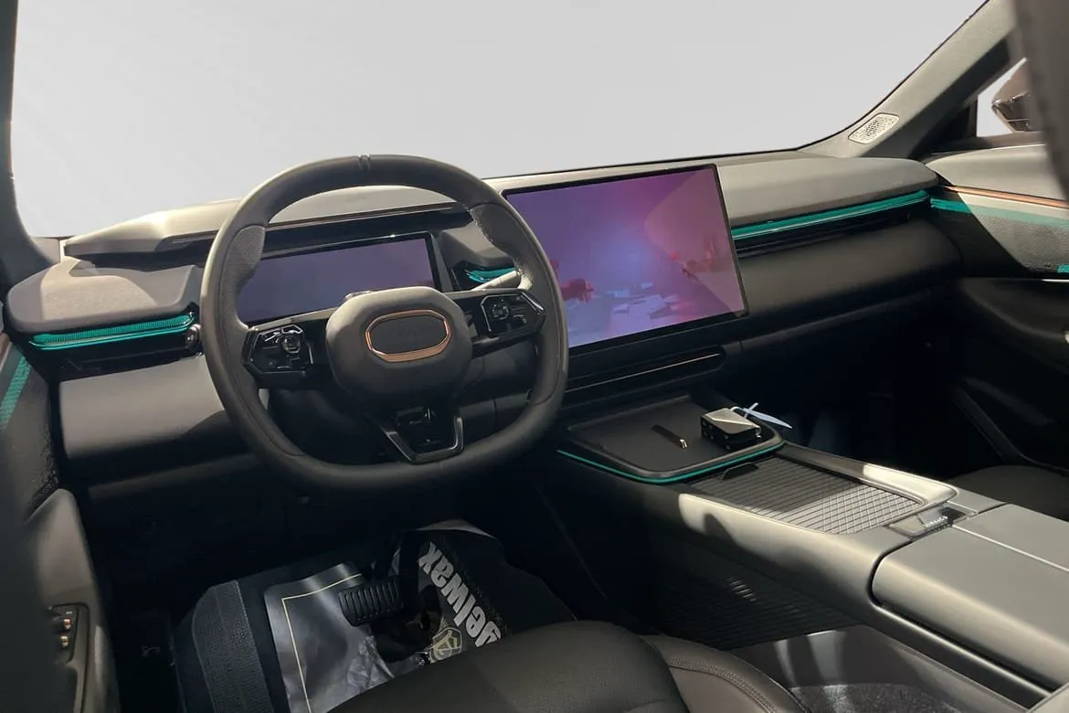 Vehicle image 7
