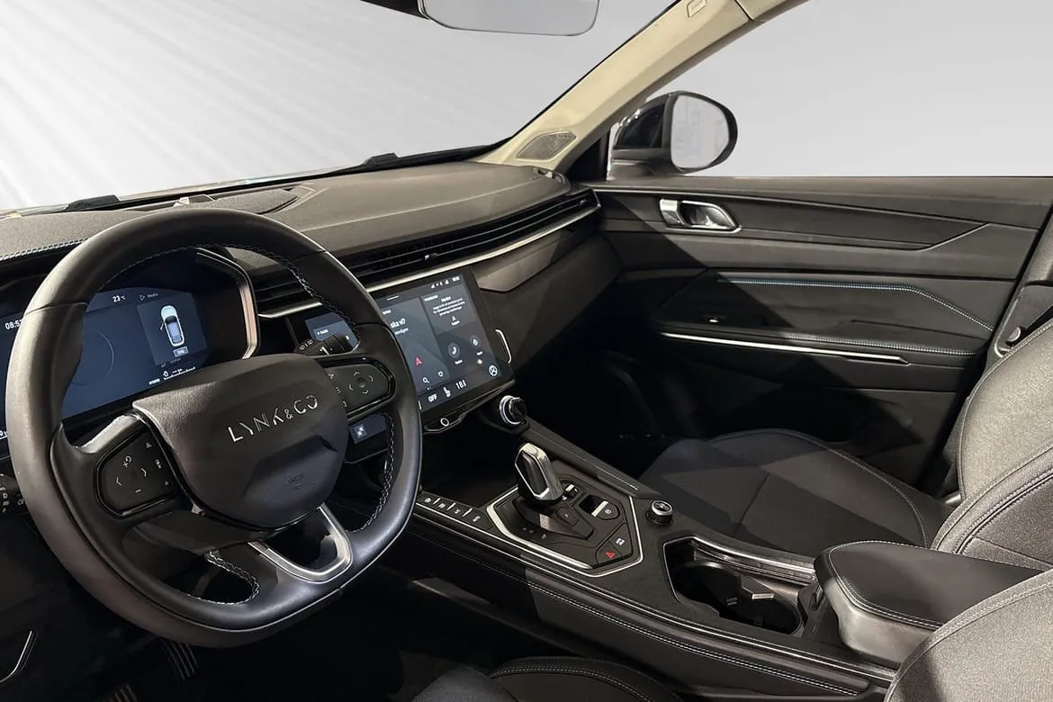 Vehicle image 13