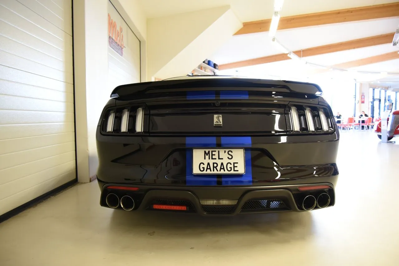 Vehicle image 28