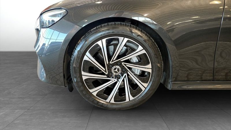 Mercedes E300 bild 9
