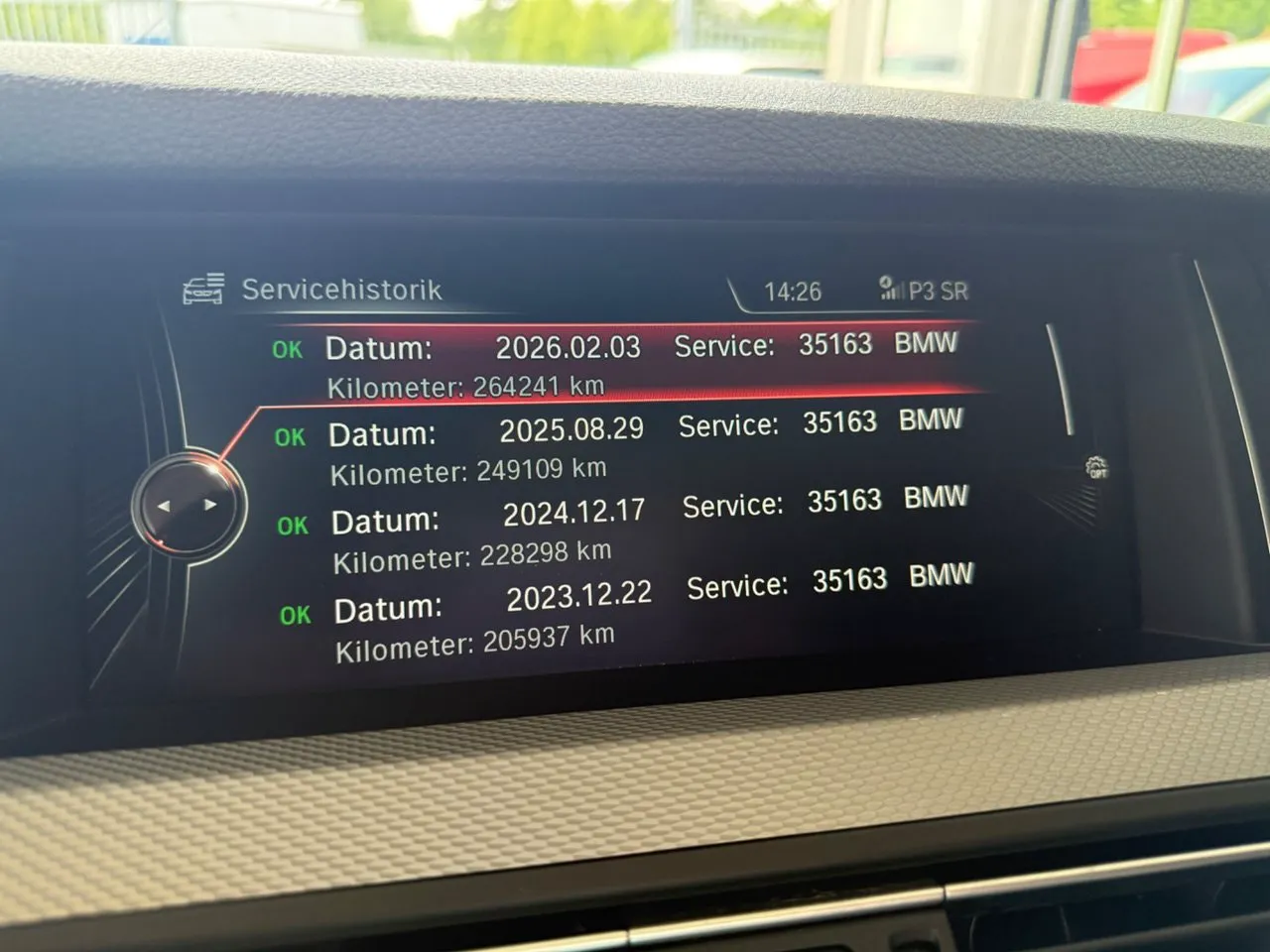 Vehicle image 24