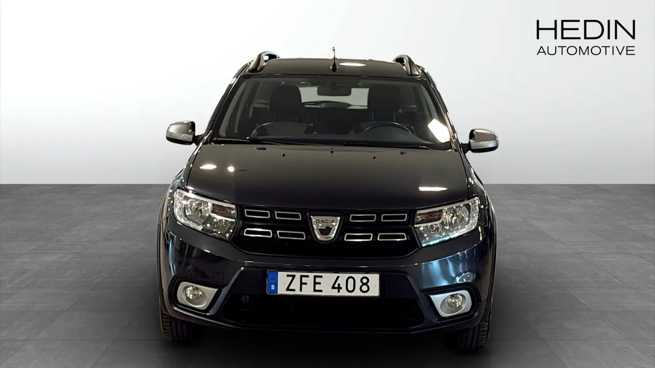 Vehicle image 7