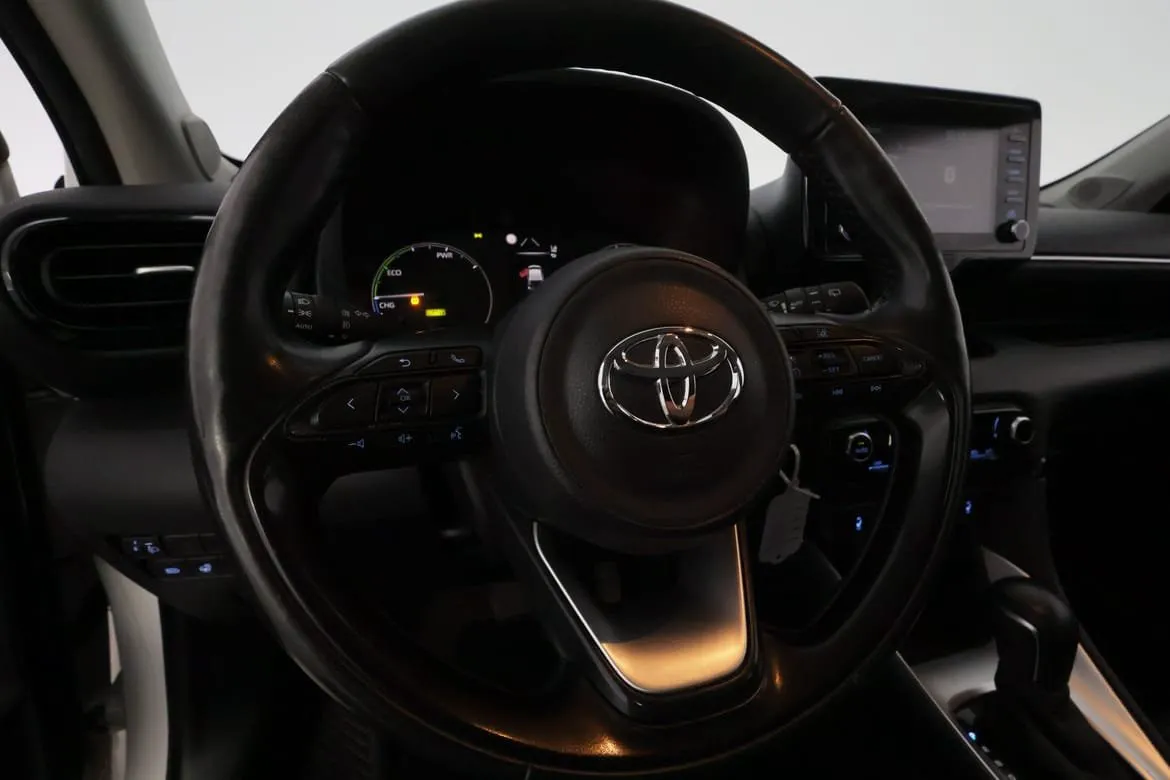 Vehicle image 14