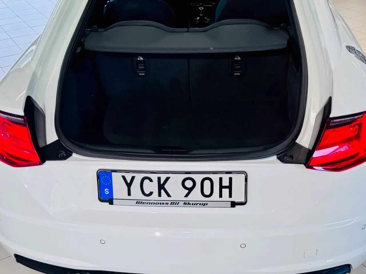 Vehicle image 17