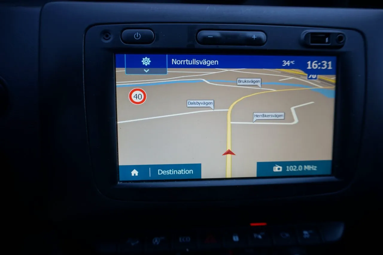 Vehicle image 6
