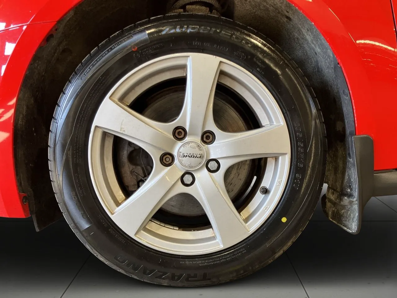 Vehicle image 13
