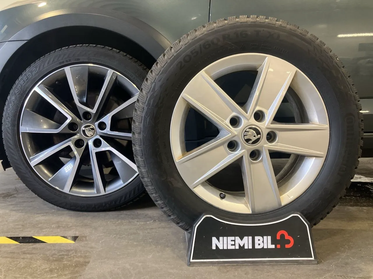 Vehicle image 18