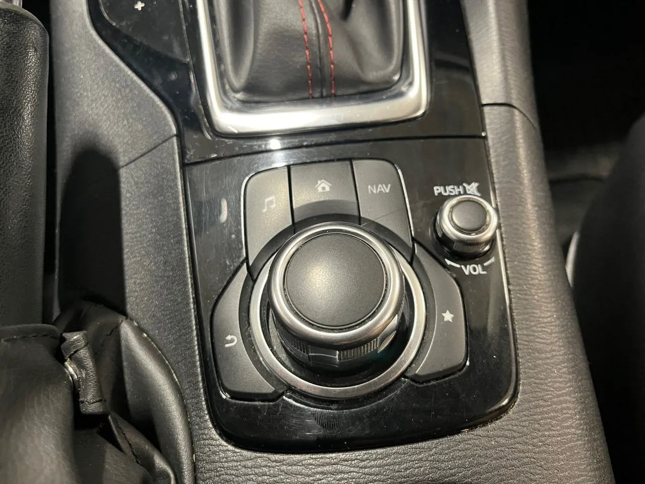 Vehicle image 25