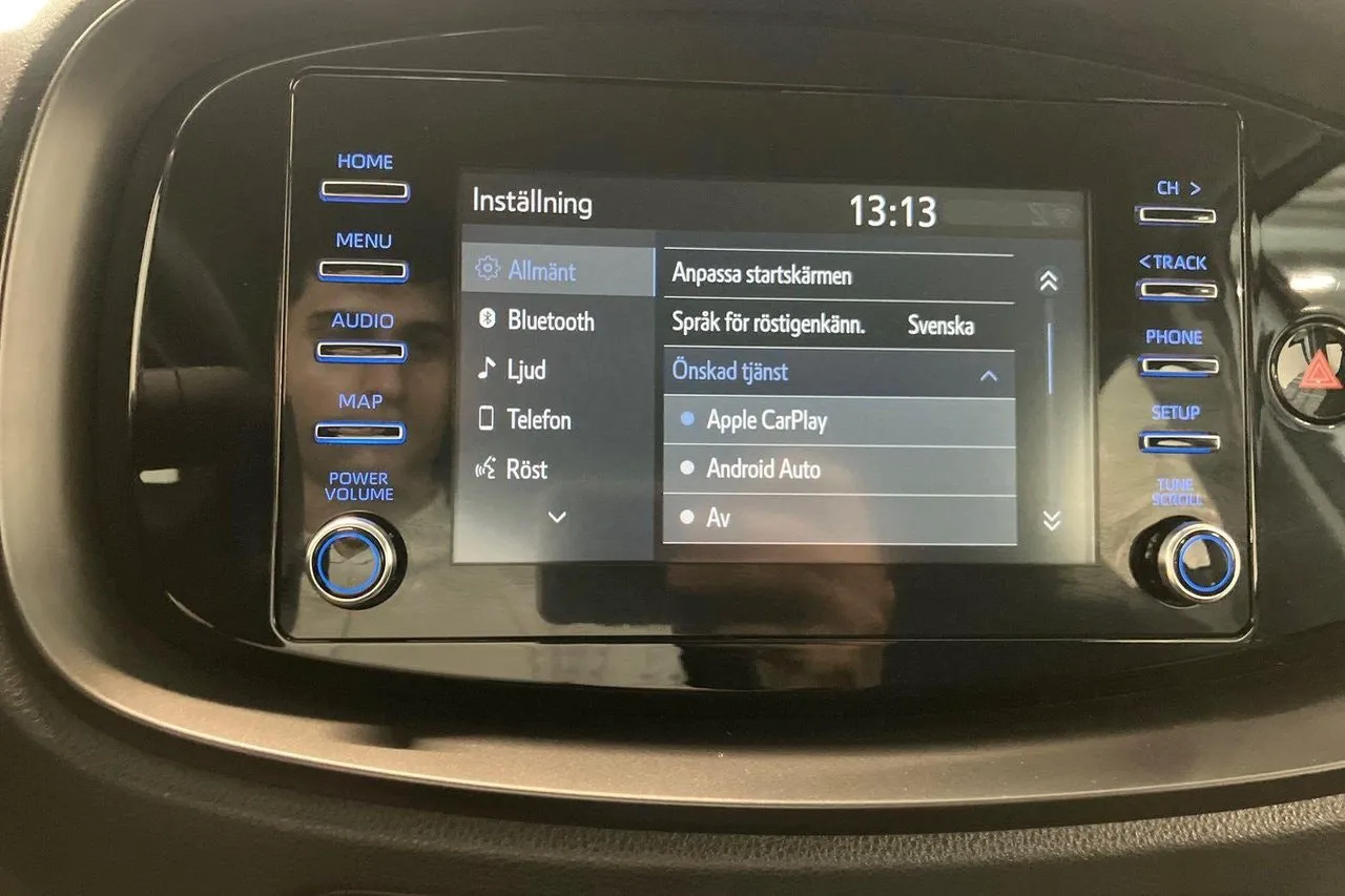 Vehicle image 18