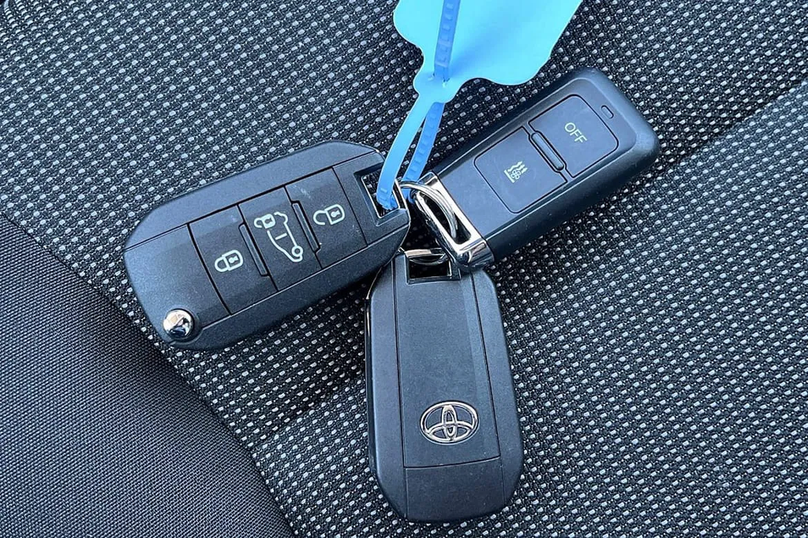 Vehicle image 26