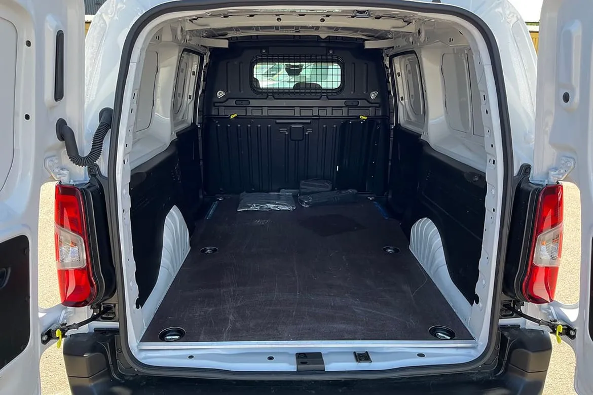 Vehicle image 25
