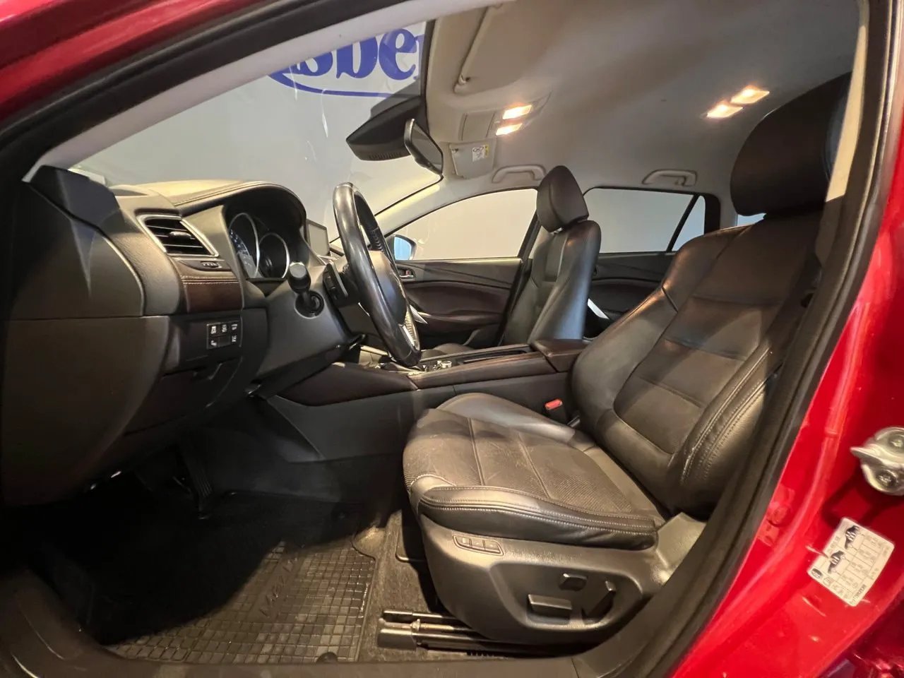 Vehicle image 7