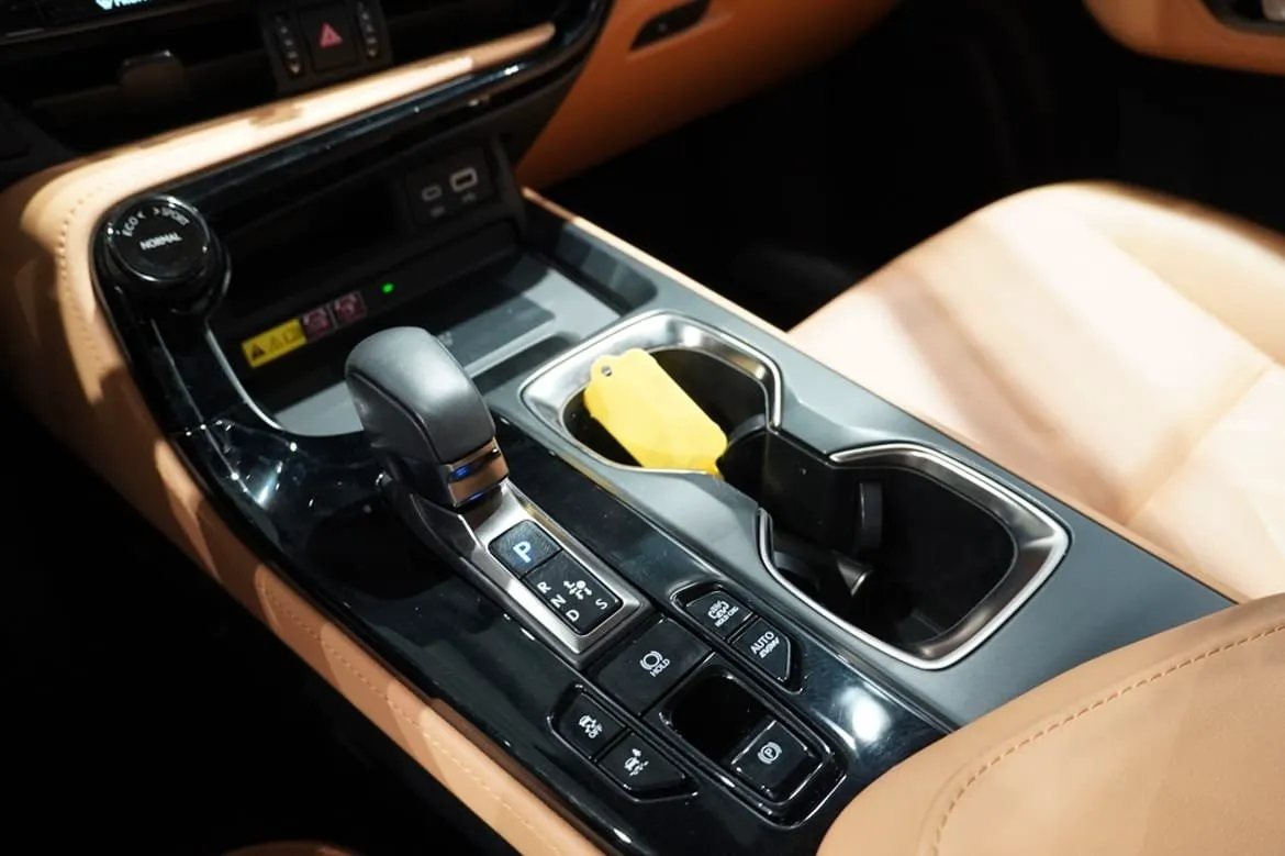 Vehicle image 18